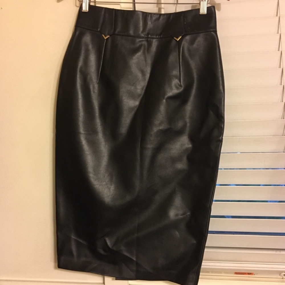 Leather pencil skirt-